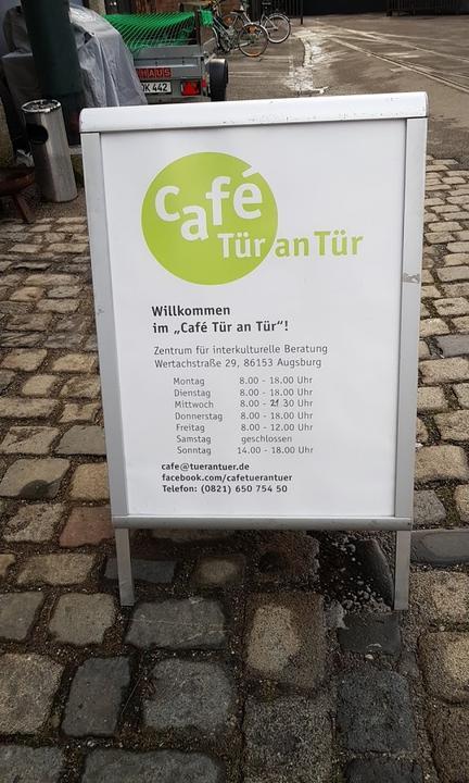 Café "Tür an Tür"